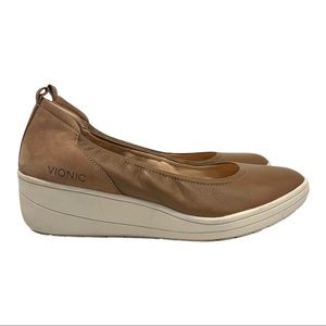 Vionic Women's Tan Wedge Flats